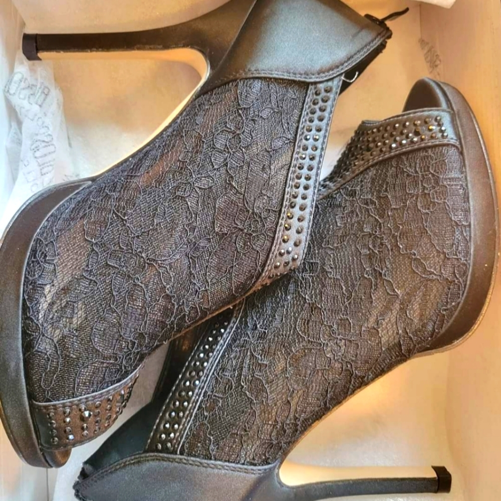 Women's high heels
